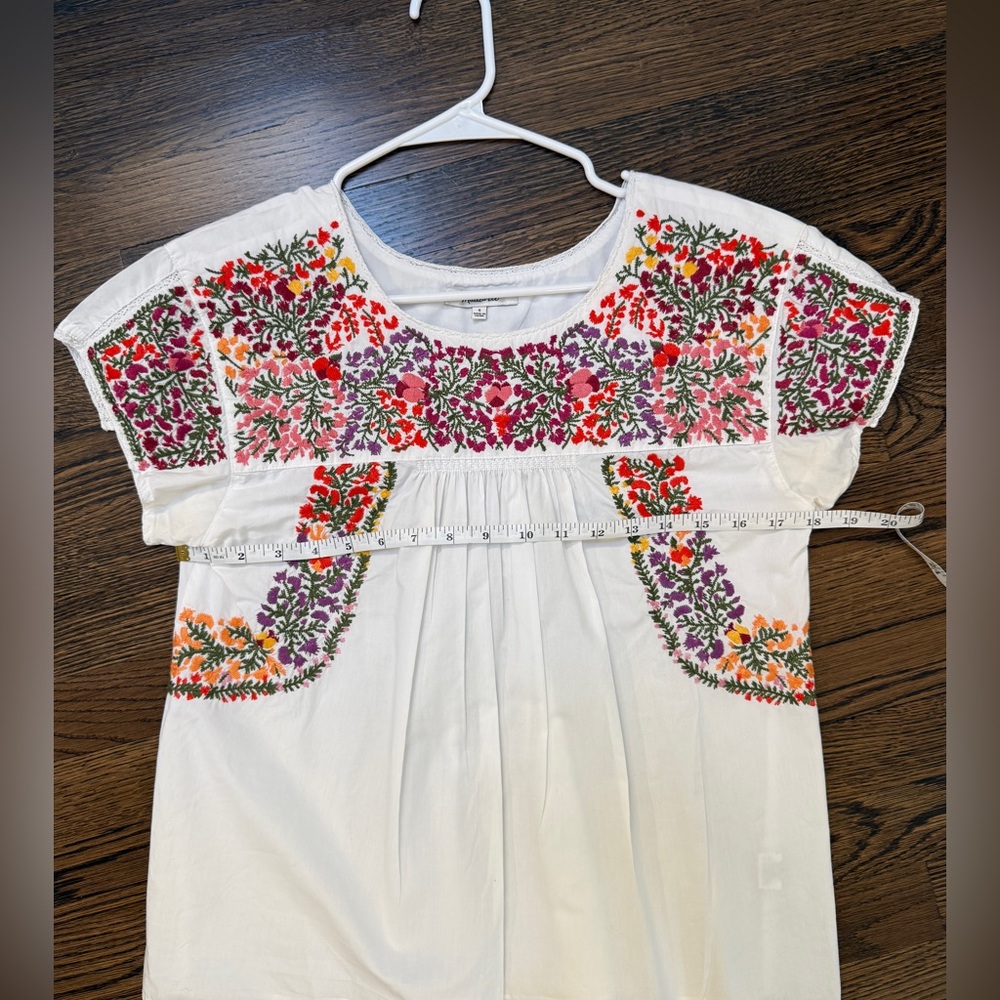 Madewell White Top with Red Embroidery Size Small - Picture 3 of 3